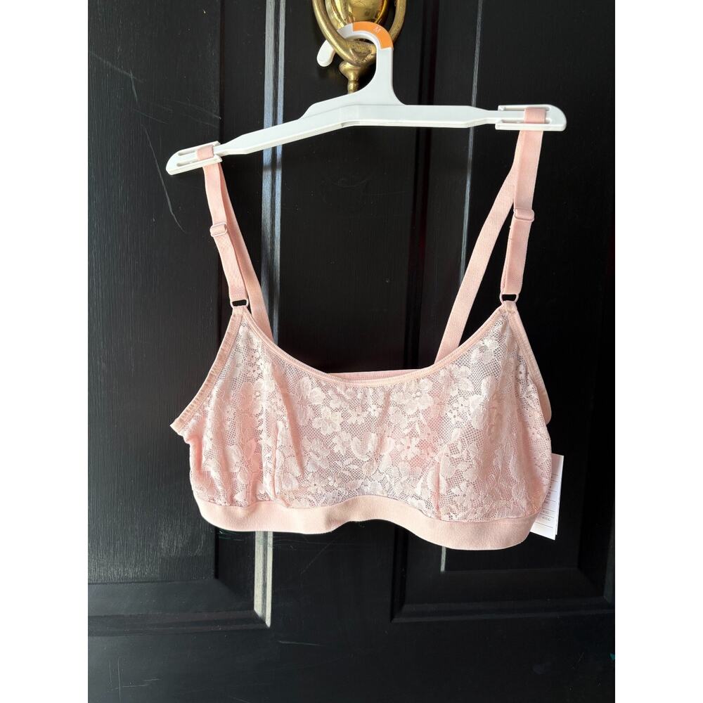 NEW Target Pink Lace Bralette Women’s Size M Wireless Bra Soft Stretch Lounge